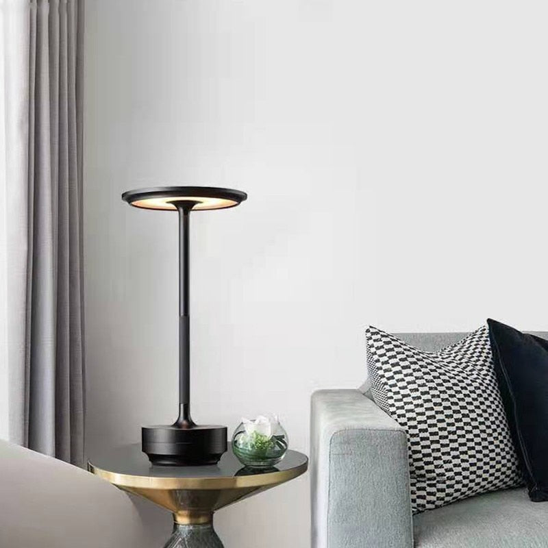 LuxeLumina - Metallic Elegance Lamp