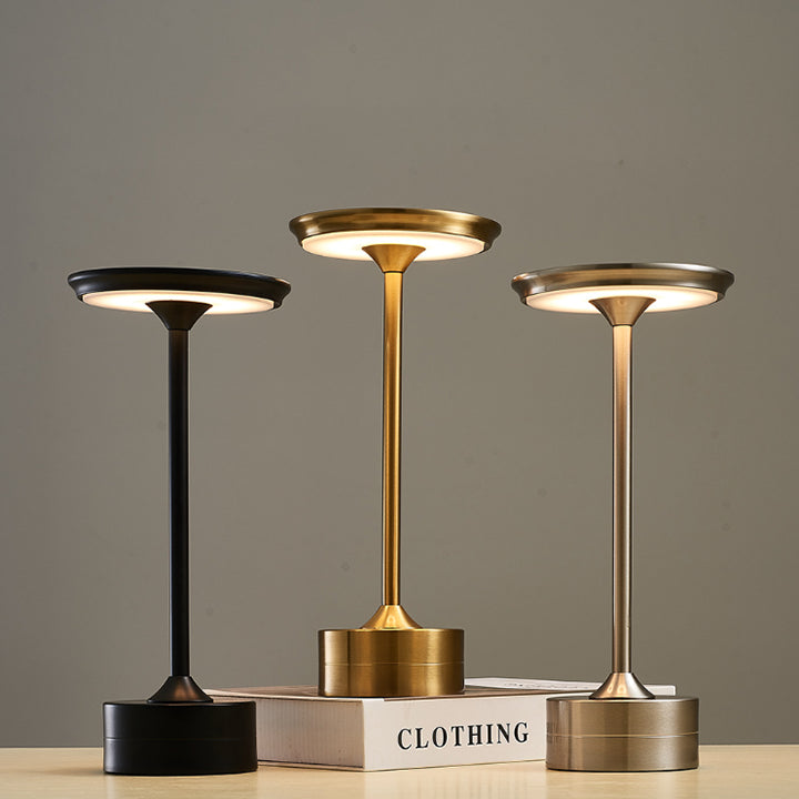 LuxeLumina - Metallic Elegance Lamp